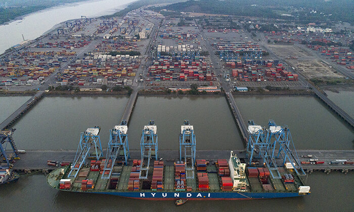 Big battle brewing on JNPT container terminal privatisation tender