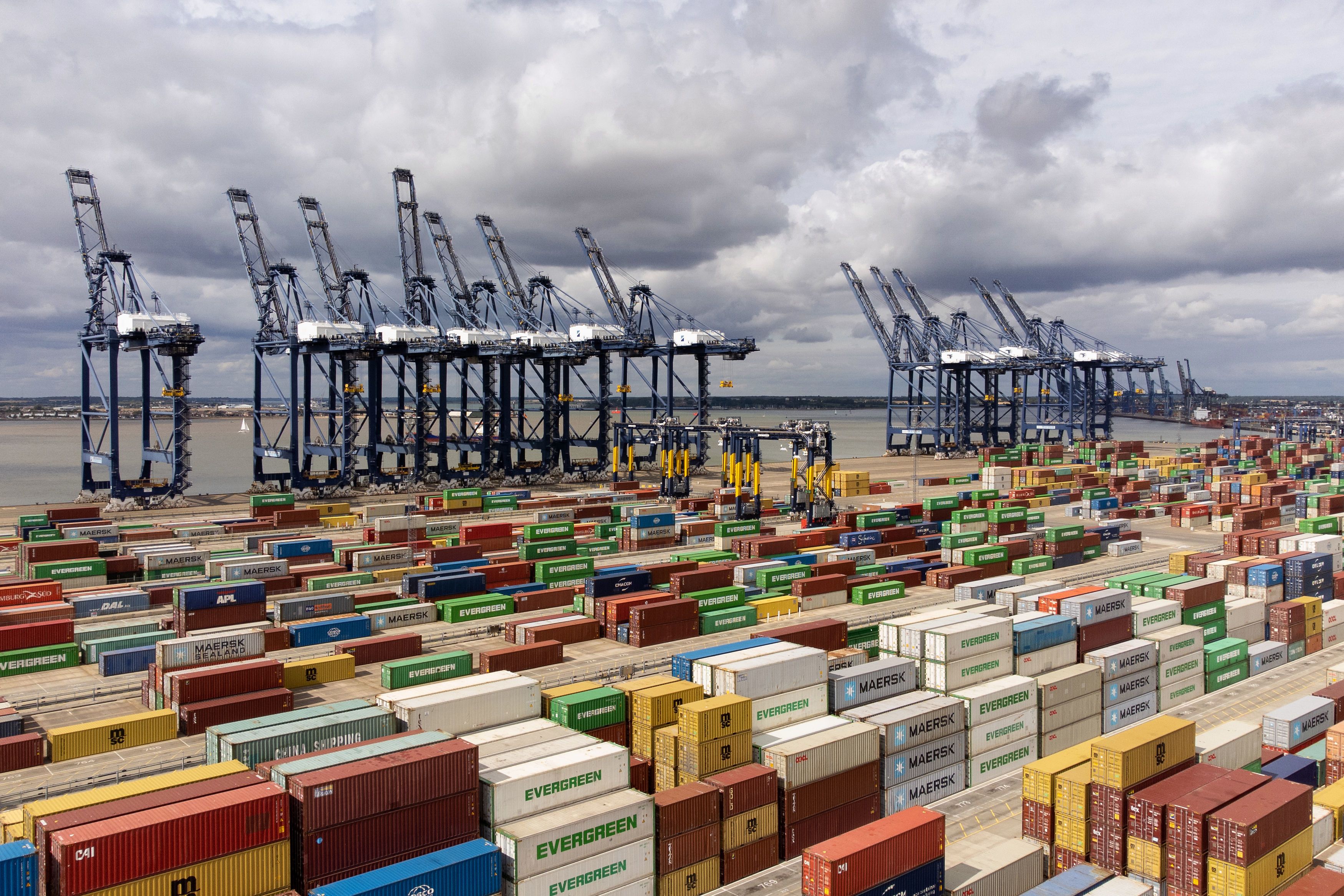 马来西亚将在吉隆坡附近建设港口以应对供应链转移