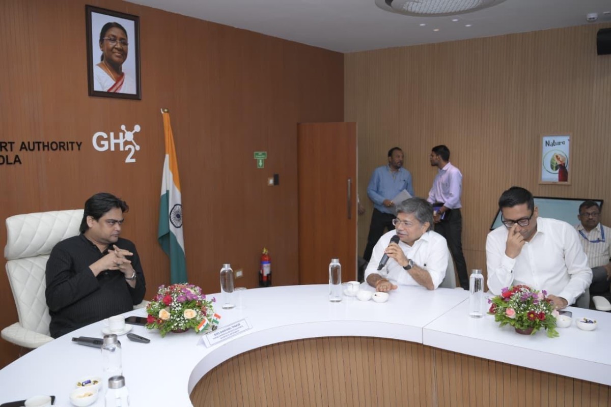 Shantanu Thakur visits DPA Kandla, reviews port performance. 2 Shantanu Thakur visits DPA Kandla, reviews port performance. DPA KANDLA MOPSW SHANTANU Shantanu Thakur visits DPA Kandla, reviews port performance.