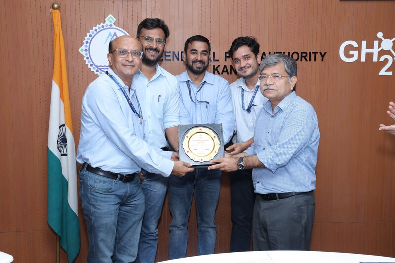 TOLIC Kandla holds half-yearly review meeting; 'Rajbhasha Shields' presented to member offices 2 TOLIC Kandla holds half-yearly review meeting; 'Rajbhasha Shields' presented to member offices DPA TOLIC 3 TOLIC Kandla holds half-yearly review meeting; 'Rajbhasha Shields' presented to member offices