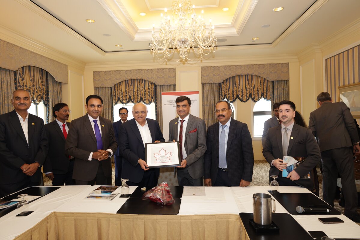Gujarat CM Canada Chamber of Commerce 1 Gujarat CM holds round table meetings with entrepreneurs of TiE Toronto and Canadian Hindu Chamber of Commerce