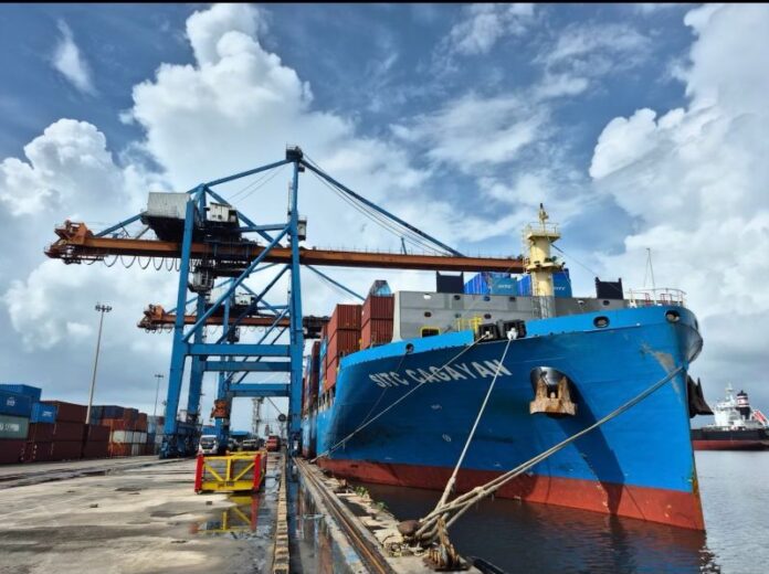 Haldia Dock Complex sets new Container Handling record with 2,612 TEUs on Single Vessel