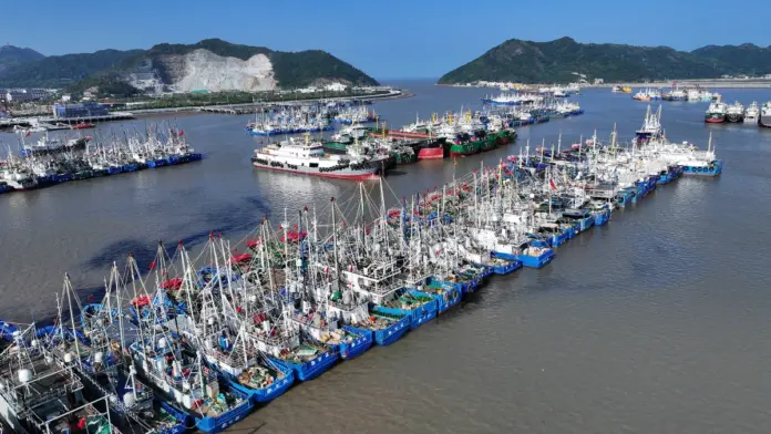 Typhoon Dolphin deepens China Port Congestion, Stranding 2.4M TEUs