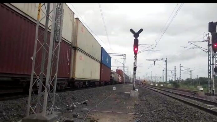 JNPA commences first long-haul double-stack DFC rake operations