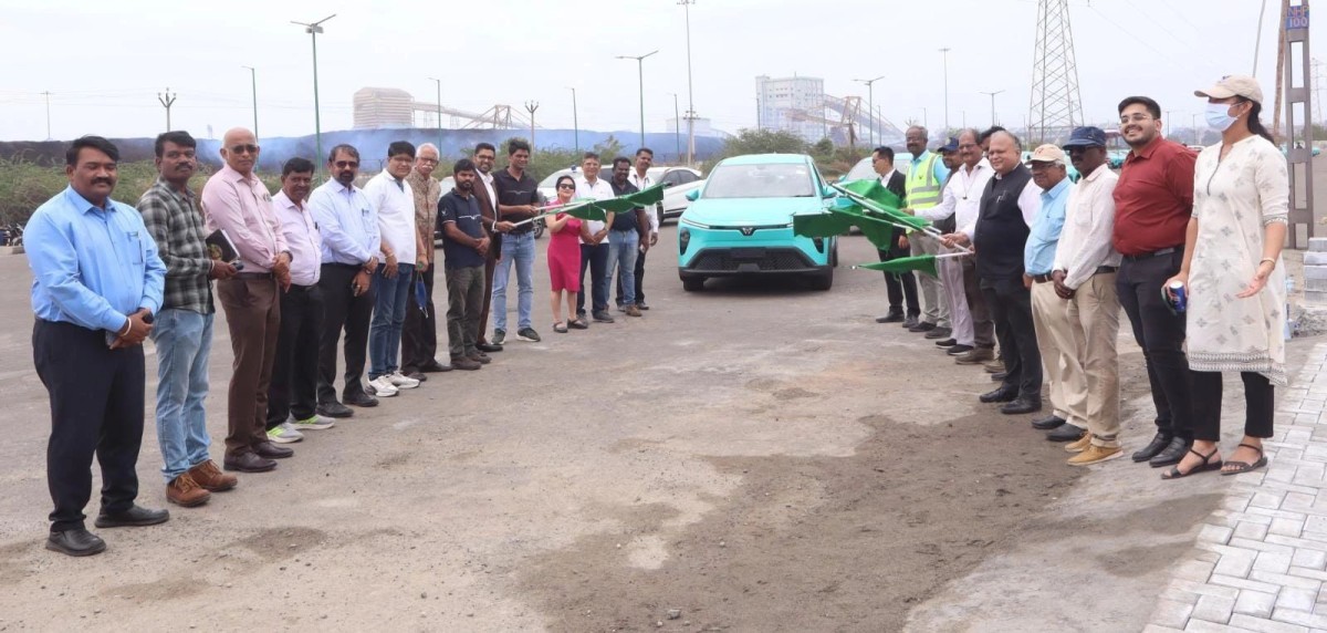voc port logistics 1 VoC Port achieves record milestone in logistics with dispatch of 100 VinFast electric vehicles