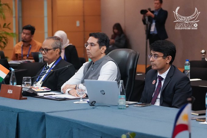 India participates in 14th East Asia Summit Economic Ministers’ Meeting and 23rd ASEAN-India Economic Ministers Consultation 1 India participates in 14th East Asia Summit Economic Ministers’ Meeting and 23rd ASEAN-India Economic Ministers Consultation 14th East Asia Summit Economic Ministers Meeting India participates in 14th East Asia Summit Economic Ministers’ Meeting and 23rd ASEAN-India Economic Ministers Consultation