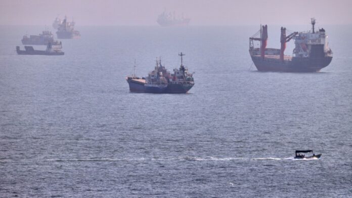 US strikes Iranian rocket launchers on the Strait of Hormuz in first military action in weeks