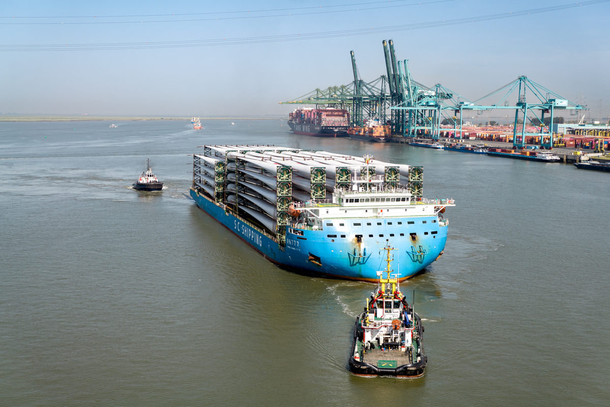arrival of the rotor blades at the port of antwerp belgium 1 deugro Commissions New Port Setup for WTG Component Handling and Storage, Welcoming First Rotor Blade Shipment from China