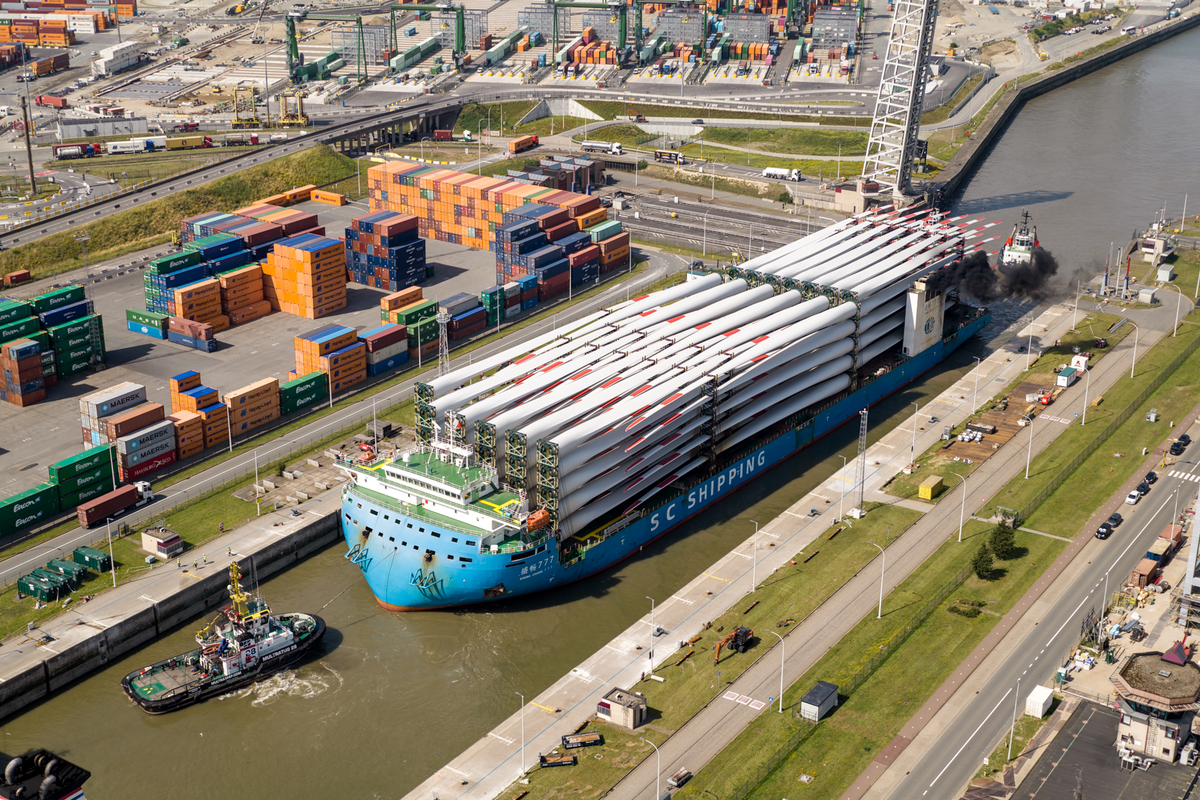 arrival of the rotor blades at the port of antwerp belgium 3 deugro Commissions New Port Setup for WTG Component Handling and Storage, Welcoming First Rotor Blade Shipment from China