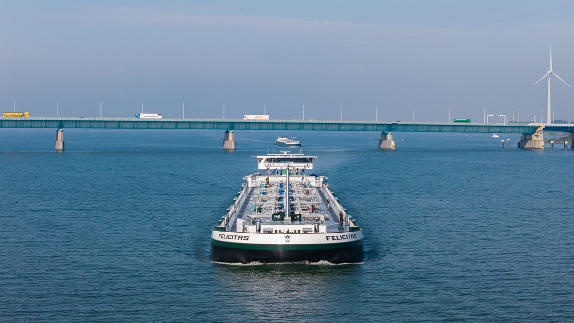 Felicitas Sea Trials AMS Barging christens 9,000 m³ methanol-ready tanker Felicitas as fleet continues to grow