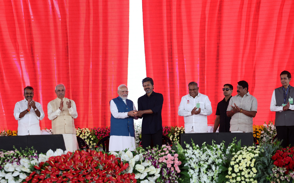 Various Containers PM Modi lays the foundation stone, inaugurates and dedicates various ...