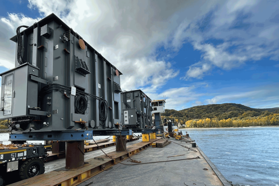 deugro and dteq Deliver Two Power Transformers to Scotland 2 deugro and dteq Deliver Two Power Transformers to Scotland loading operation at the roro jetty 2 deugro and dteq Deliver Two Power Transformers to Scotland