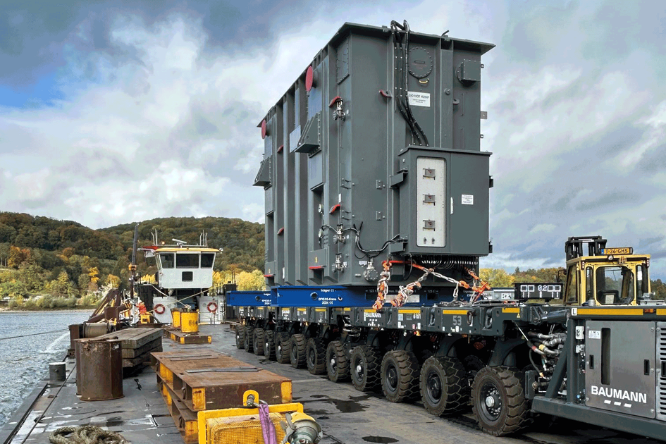 deugro and dteq Deliver Two Power Transformers to Scotland 1 deugro and dteq Deliver Two Power Transformers to Scotland loading operation at the roro jetty 4 deugro and dteq Deliver Two Power Transformers to Scotland